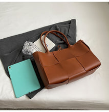 AnBeck „Classy beauty“ Shopper/Schultertasche (2 Farboptionen)