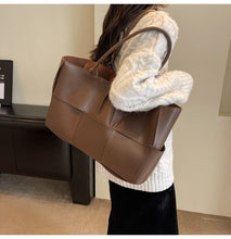 AnBeck „Classy beauty“ Shopper/Schultertasche (2 Farboptionen)