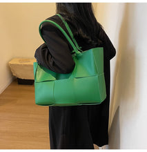 AnBeck „Classy beauty“ Shopper/Schultertasche (2 Farboptionen)