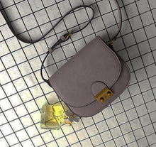 AnBeck kleine klassische Handtasche mit matter Lederoberfläche